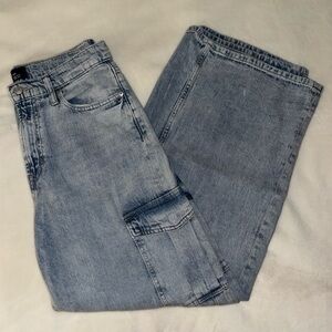 GAP - High Rise Wide-Leg Cargo Jeans